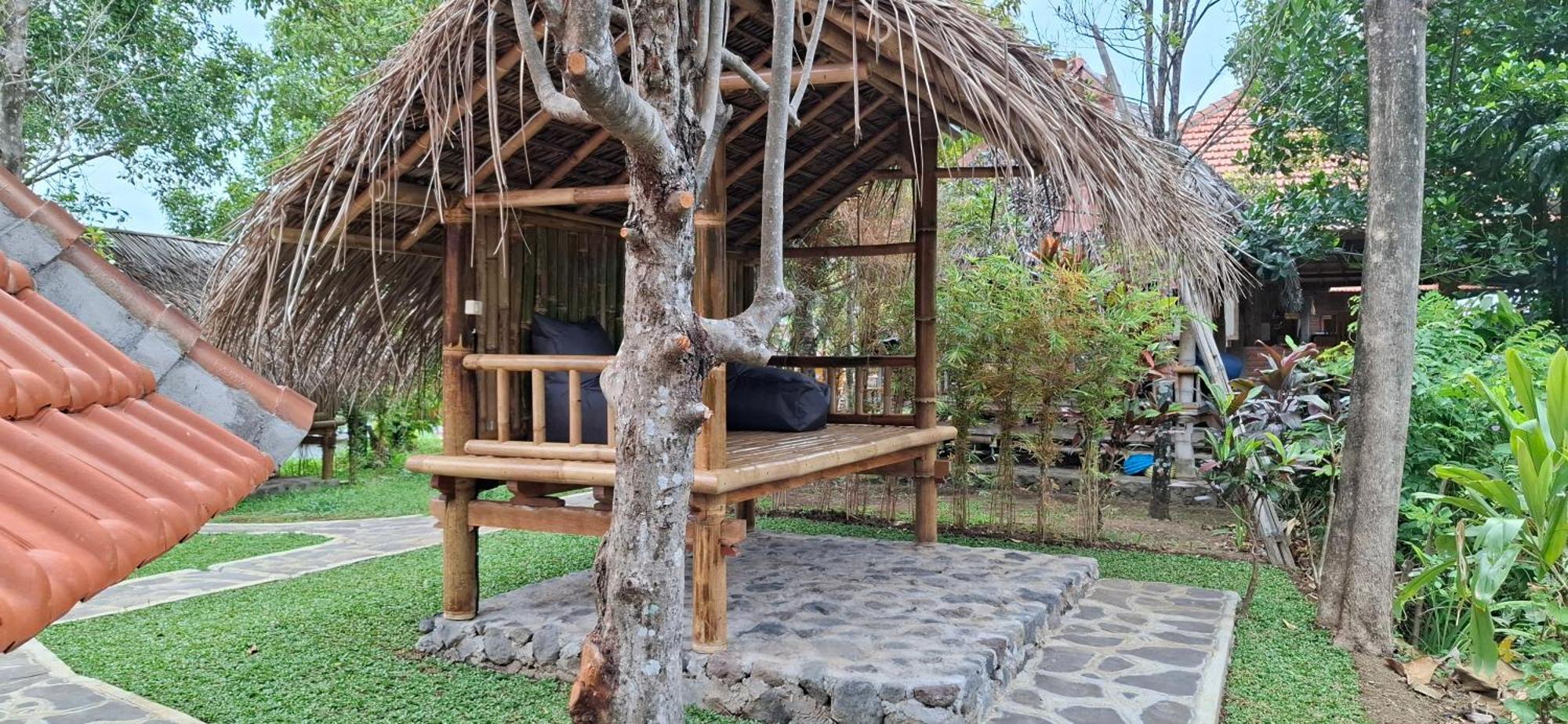 Hotel Uma Nirmala Aling-Aling Singaraja Exterior foto