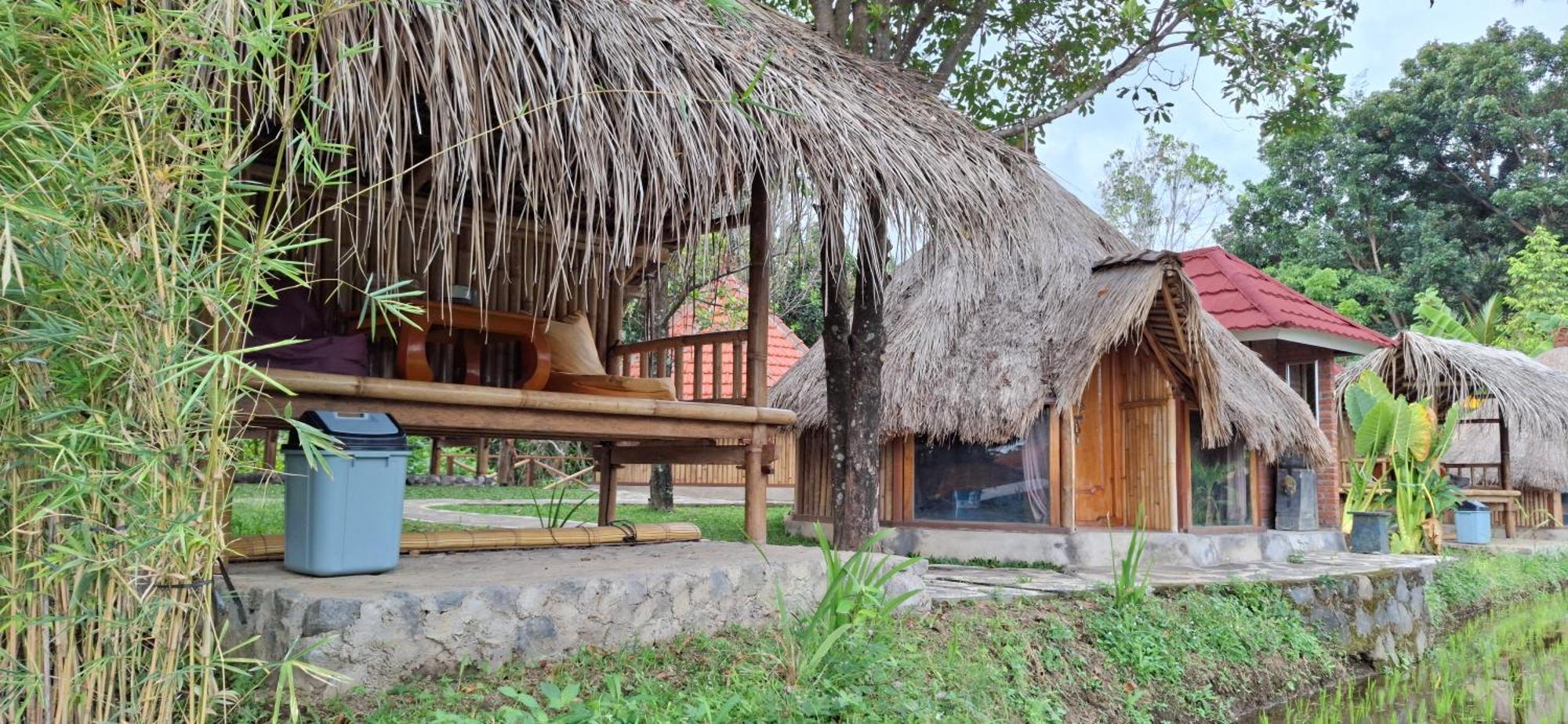Hotel Uma Nirmala Aling-Aling Singaraja Exterior foto